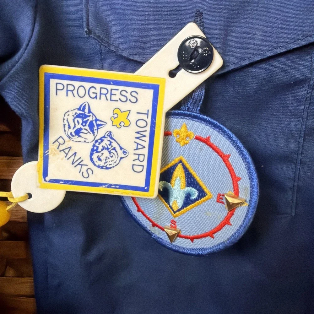 VTG BSA Blue Boy Scouts Official Long Sleeve Uniform Button Shirt Patches Belt